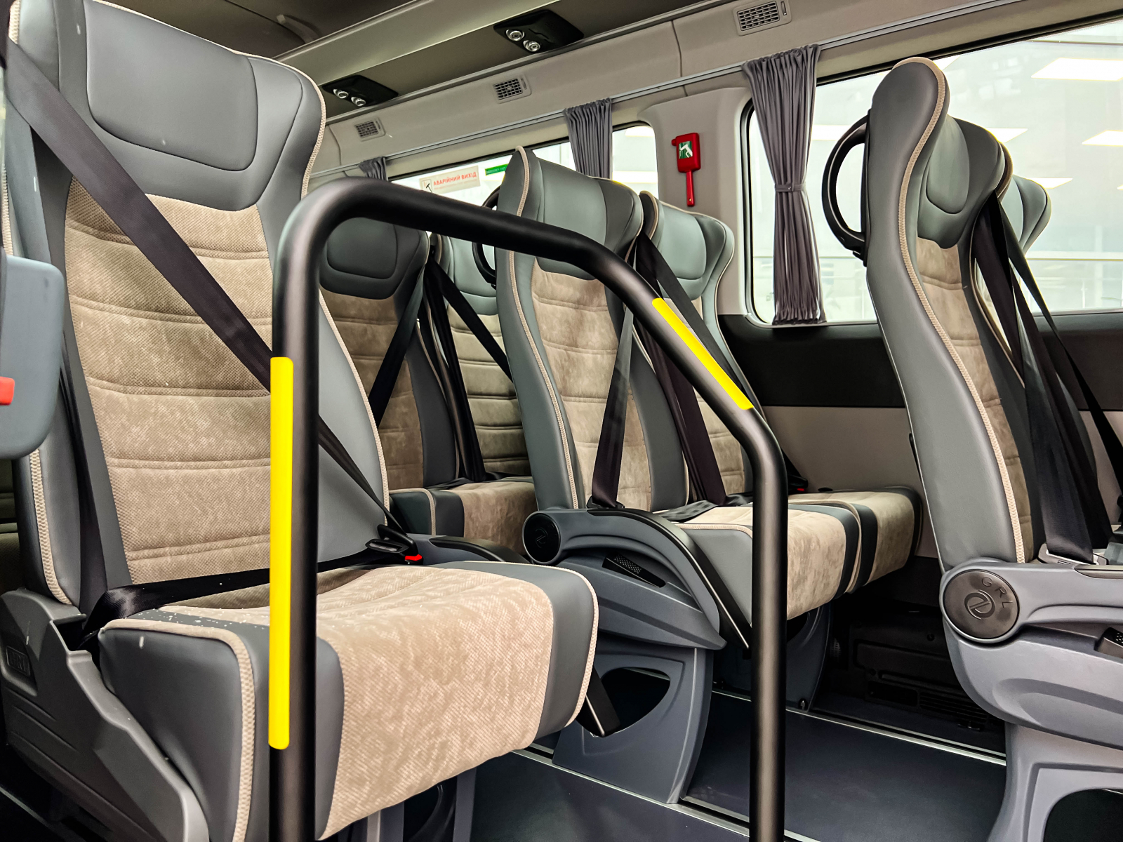 Hyundai H350 – мікроавтобус для комфортабельних пасажирських перевезень в наявності у автосалоні! | ВІК-Експо - фото 16